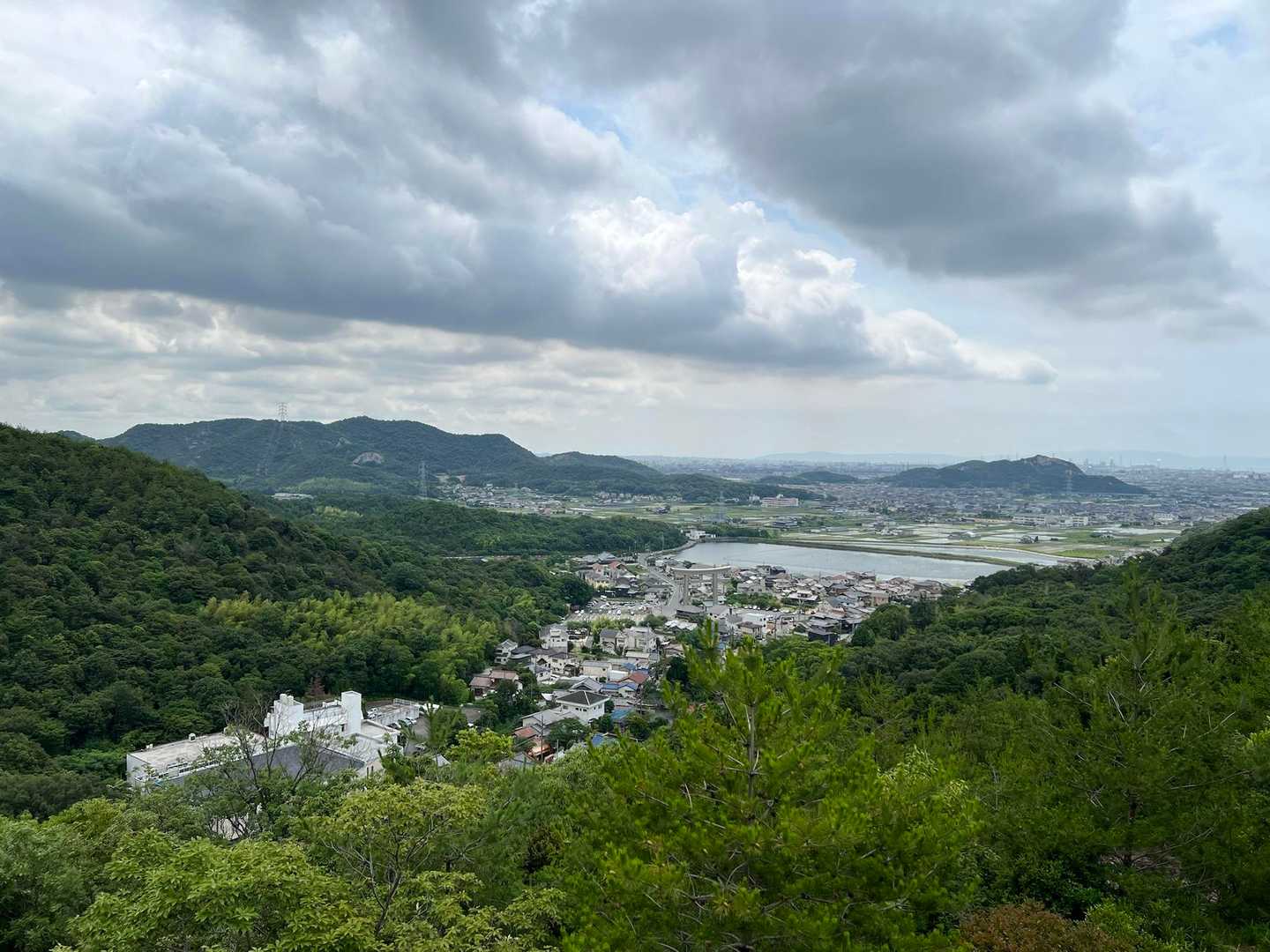 空はドヨーン☁️
雨だけは降らないでー
