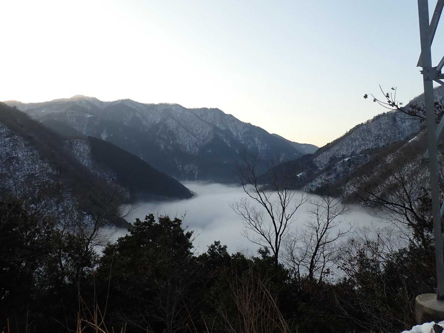 揖斐のお山へ
横山ダムが幻想的