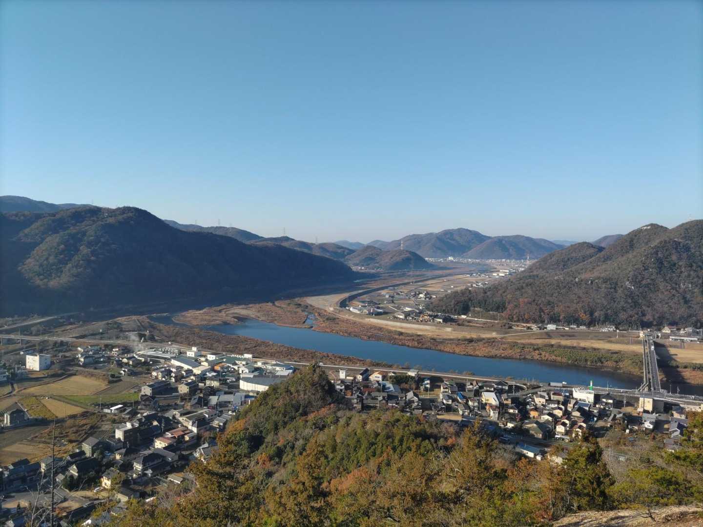稜線はずーっと素晴らしい眺めを観ながら進んで行きます🤩