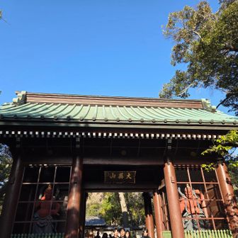 鎌倉大仏殿高徳院
すごーく賑わってる！人が入らないように撮ってます😅