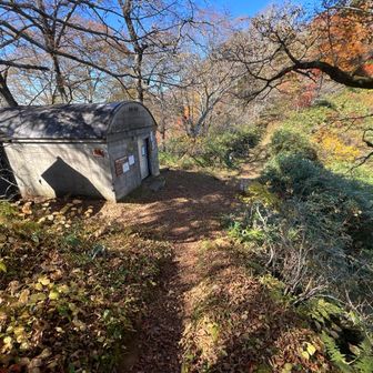 一不動避難小屋　ここから牧場方向へ降る