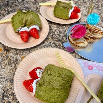 シフォンケーキ　抹茶の味が濃くてふわっふわ！！！
ご飯の後なのに、
ペロリといただきました
あけみんさん　ご馳走様でした🥰