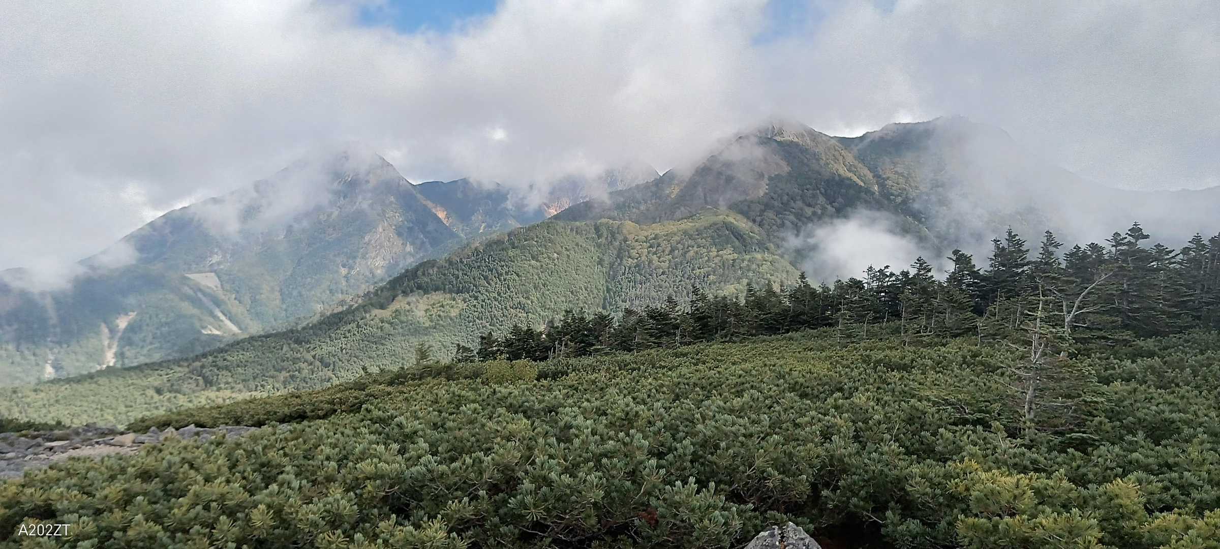 写真では雲がかかっていますが、その後、一瞬ですがキレイに見えました