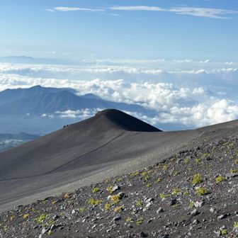上から眺める宝永山、帰りに寄ろうかな？