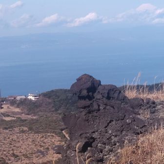 ゴジラ岩。わかるかな～？