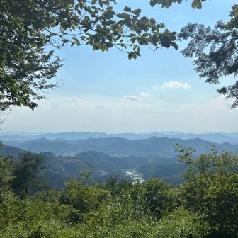 青入山山頂にて