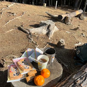 おやつ満載　山頂🍊は元気のもと
