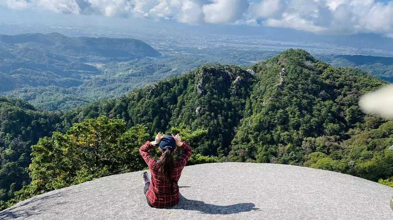 日本有数の渓谷美を誇る昇仙峡　最高峰・弥三郎岳からのパノラマも！の写真