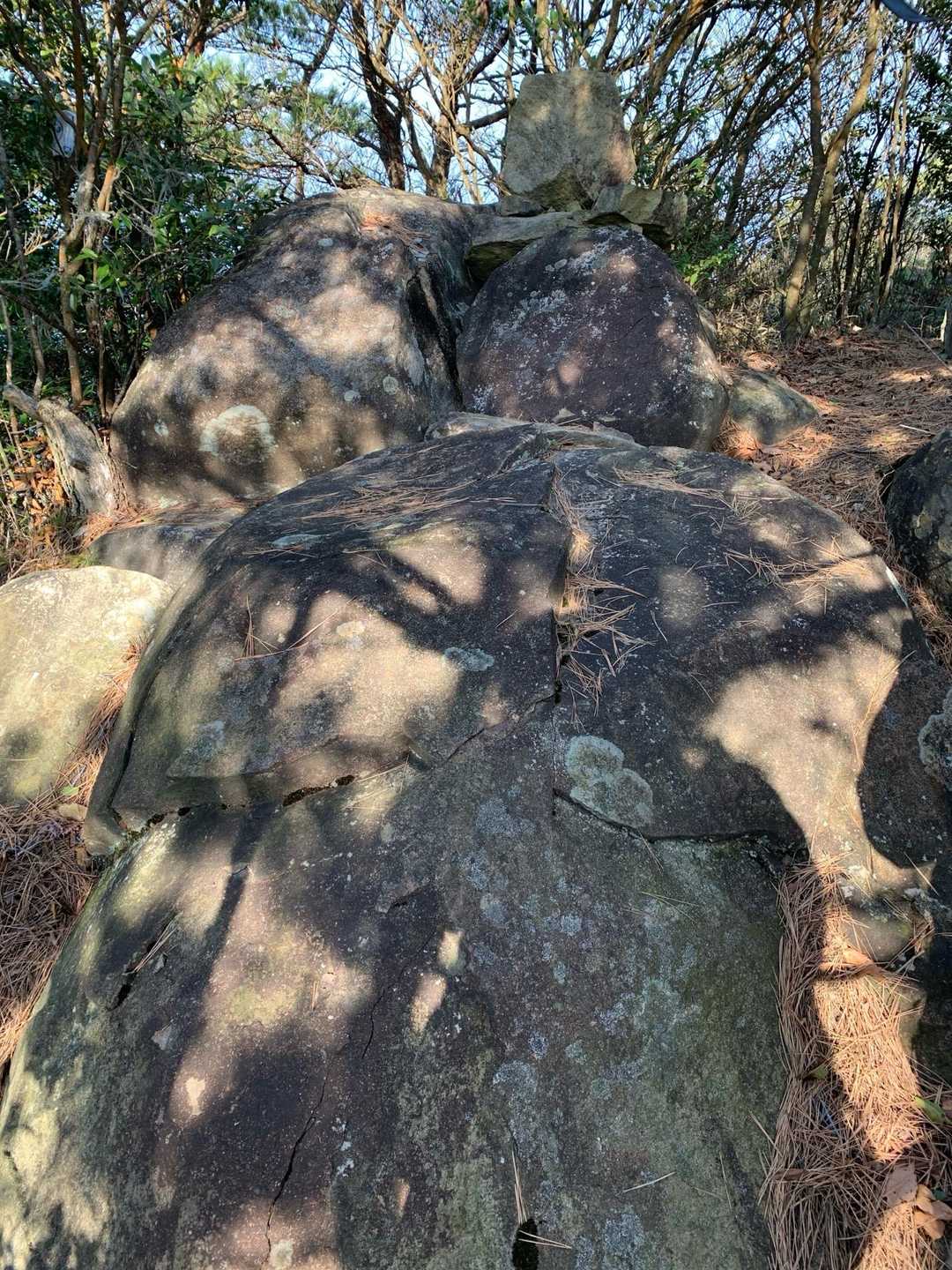 観音寺市の史跡「賽銭岩」🪨ここからの道が見つからずしばらく探した😥