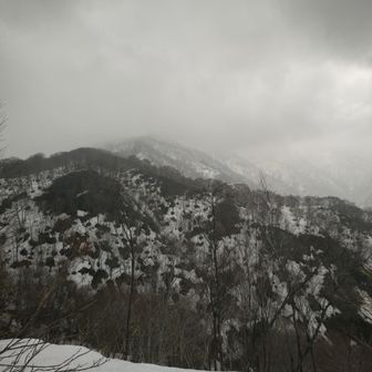 すぐに撤退といいながらも、1時間もまったりしたわ🤣

さてと下山します(((・・;)