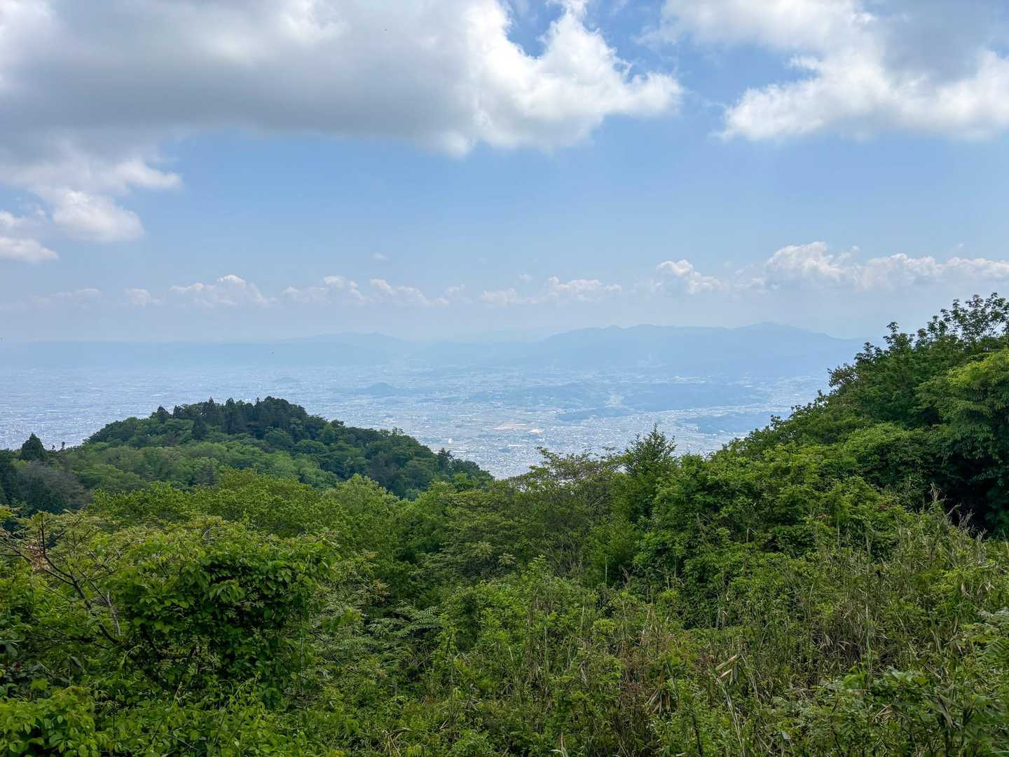 展望台にて😃今日はちょっと霞んでる😢