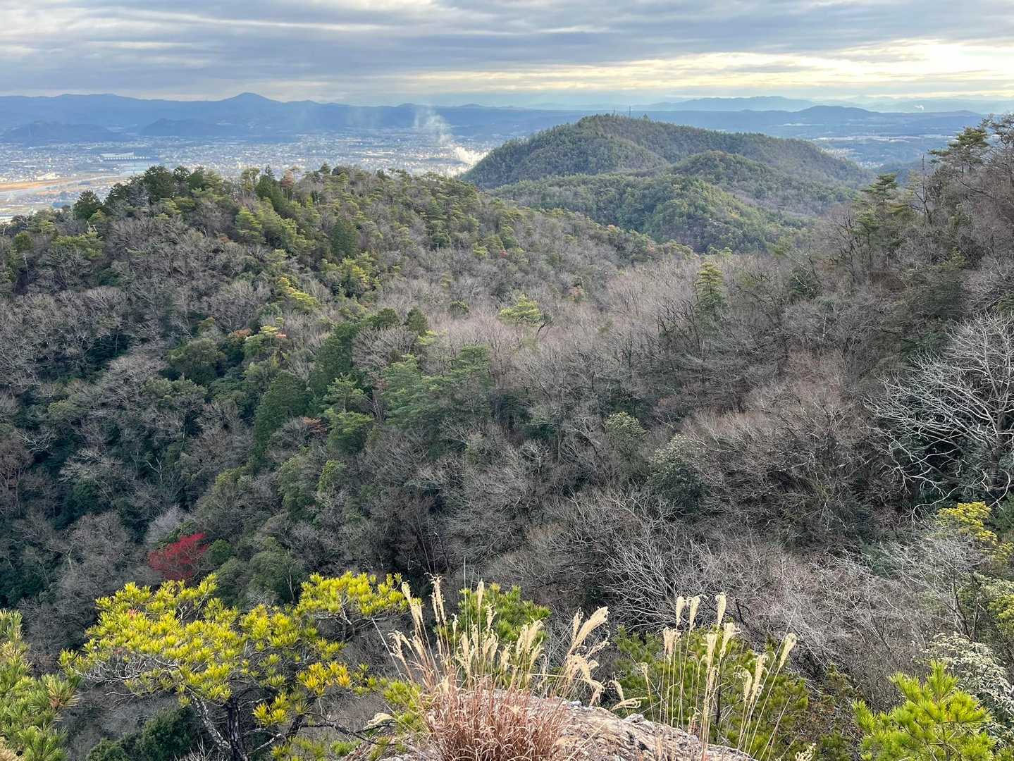 鳩吹山方面、大王製紙可児工場の水蒸気が見えます