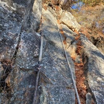 垂直に近いロープ