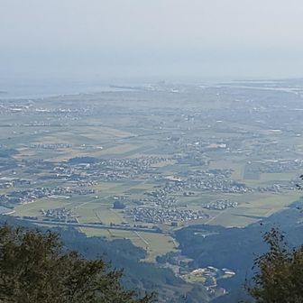 松阪市内は、少し霞んでますが、海まで見えますよ😖