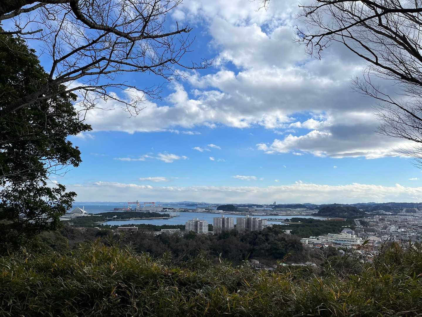 山から海が見えるっていいな。