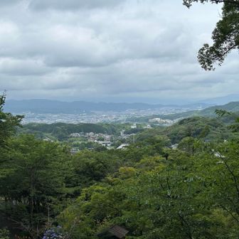 竈門神社の展望テラスでおにぎり休憩
おつかれ山