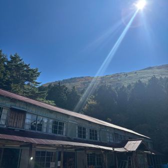 快晴の丸山荘で
ひと休みするわよ😊