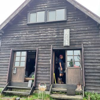 こじんまりとした山頂