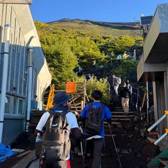 途中までは普通に富士山行きの人とご一緒して
