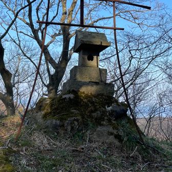 黒滝城
この後に歩く搦手道（からめでどう）へのぬかるみ状態が気になり…