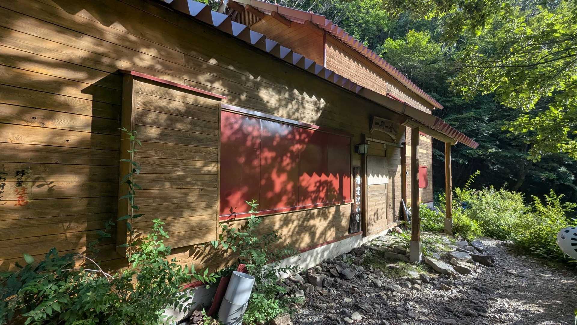 綺麗な避難小屋