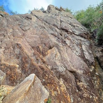 下から見上げるとほんと、城壁🏯
カッコいい！