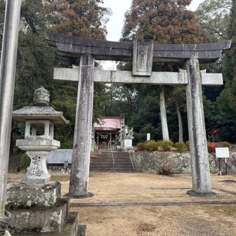 しっかり雨降ってます…スタートは寒いのでダウン着込んでゴー✊