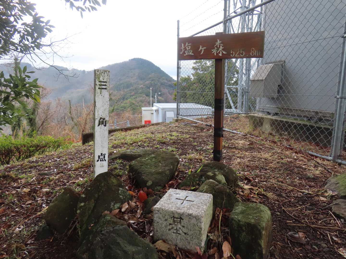 塩ヶ森

点名: 塩ケ森
標高: 525.76 m
種別: 二等三角点