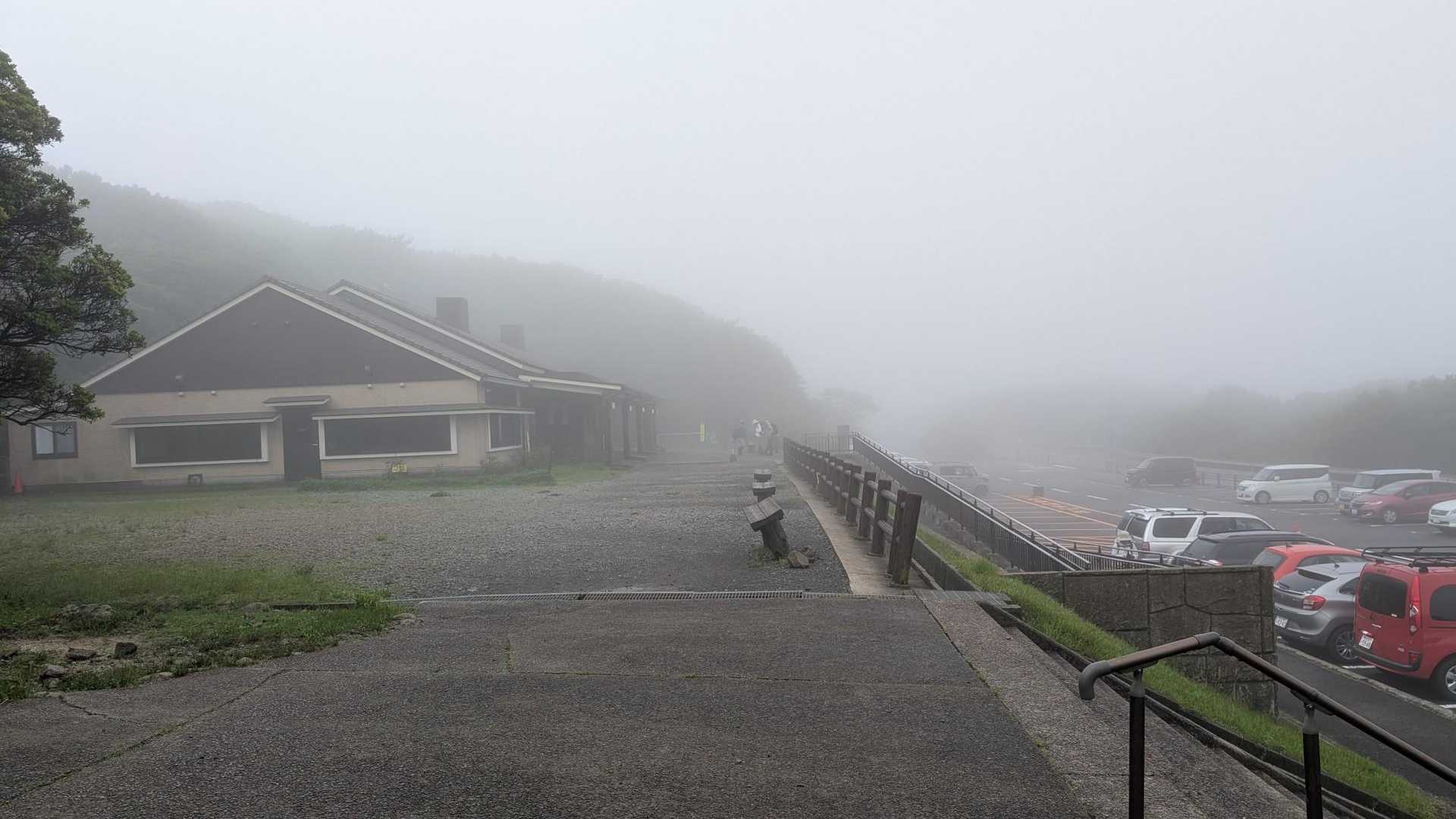 明け方まで雨降ってたんで、朝寝坊して…
ゆっくり出発。　三俣は諦めた😅