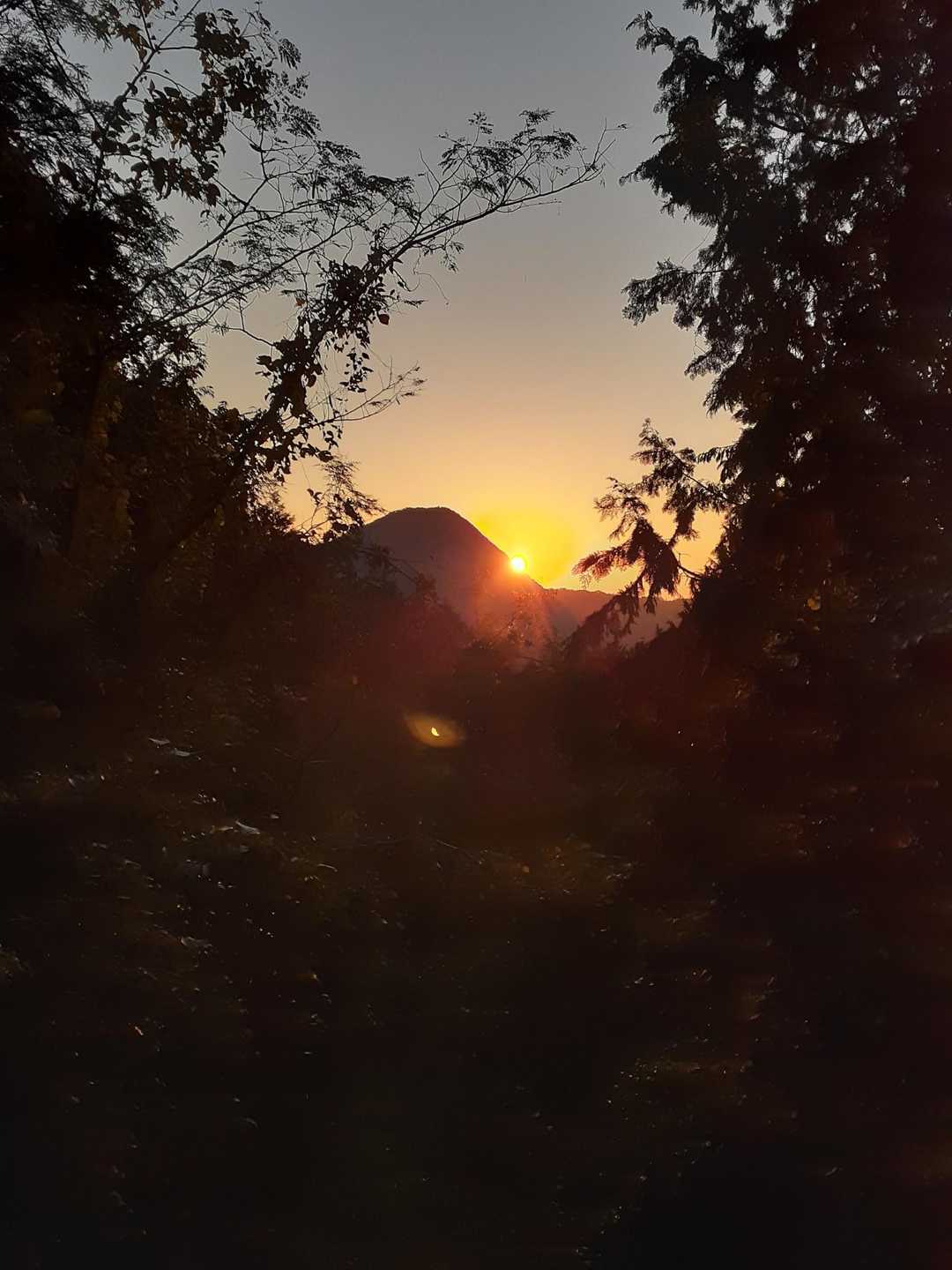 今日は香春岳越しの朝日です🌄
おはようございます☀️‼️