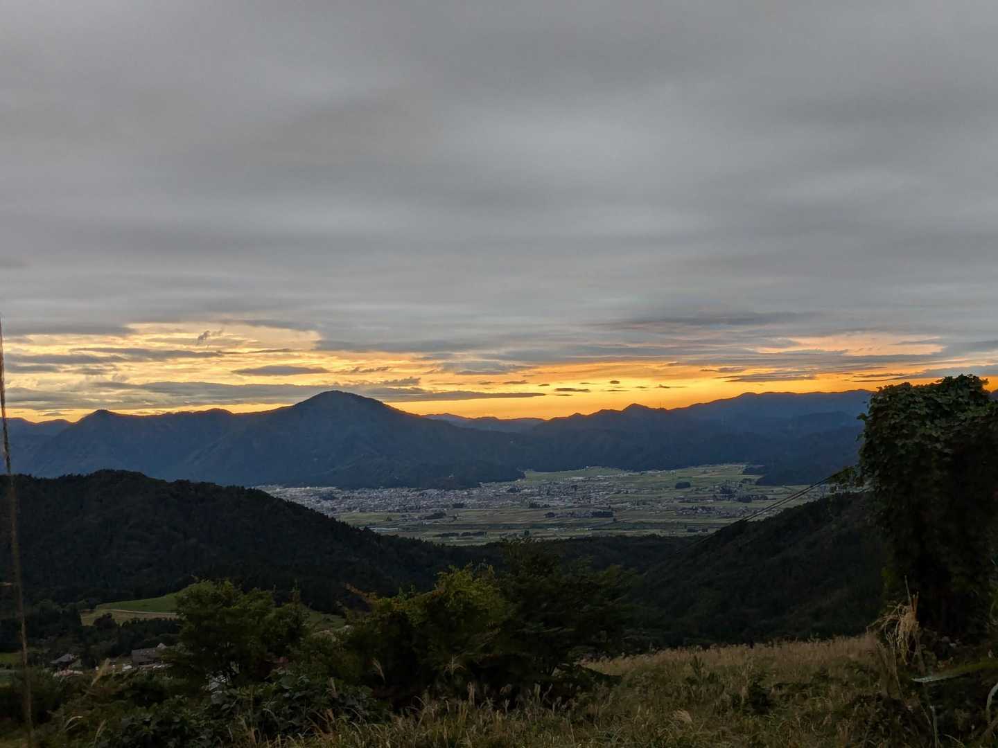 三角山-広域林道登山口-保月山-釈氏ヶ岳-中岳-経ヶ岳-北 周回コースの写真