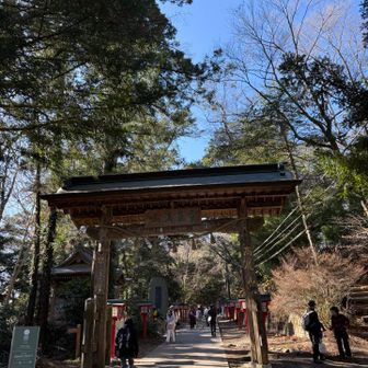 浄心門に戻ってきました。門の様な鳥居の様な。
この形は広島の宮島にもあるそうです。