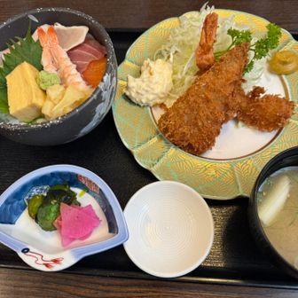 去年も寄った「きんめ屋」でお昼ご飯