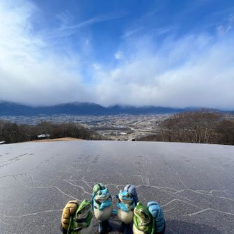 今年も頑張った、よくやった。怪我せずに山歩しようとみんなに言ってるらしい。ご馳走山でした😊