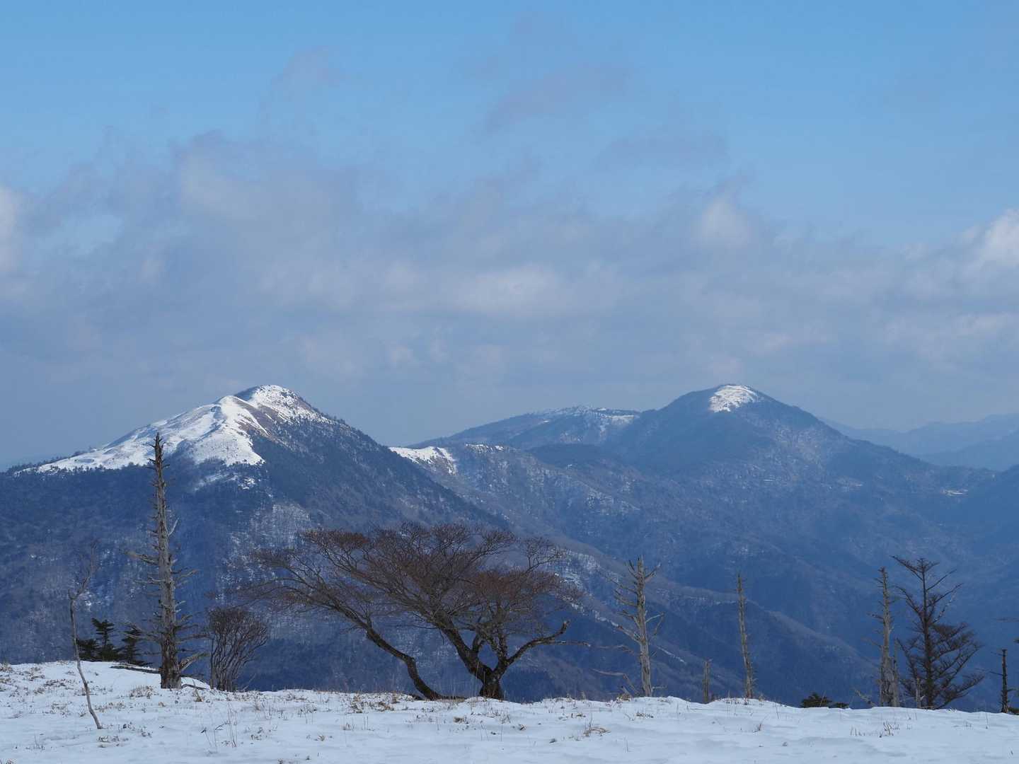 塔の丸と丸笹山