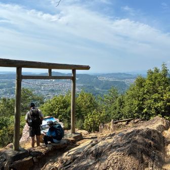 日和田山ニノ鳥居⛩️ あぁ、ここも風が無いよ〜