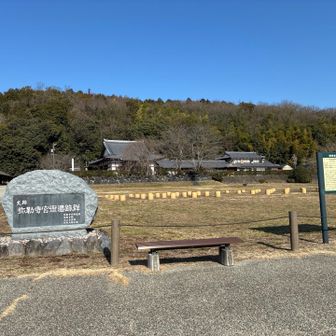 男性の方がみえて、わしらが、ここの整備をしていると話して下さいました　こんな広い場所の整備は大変なことと思います　円空さんのお墓や池尻山、観音山への行き方を教えて下さいました
ありがとうございました