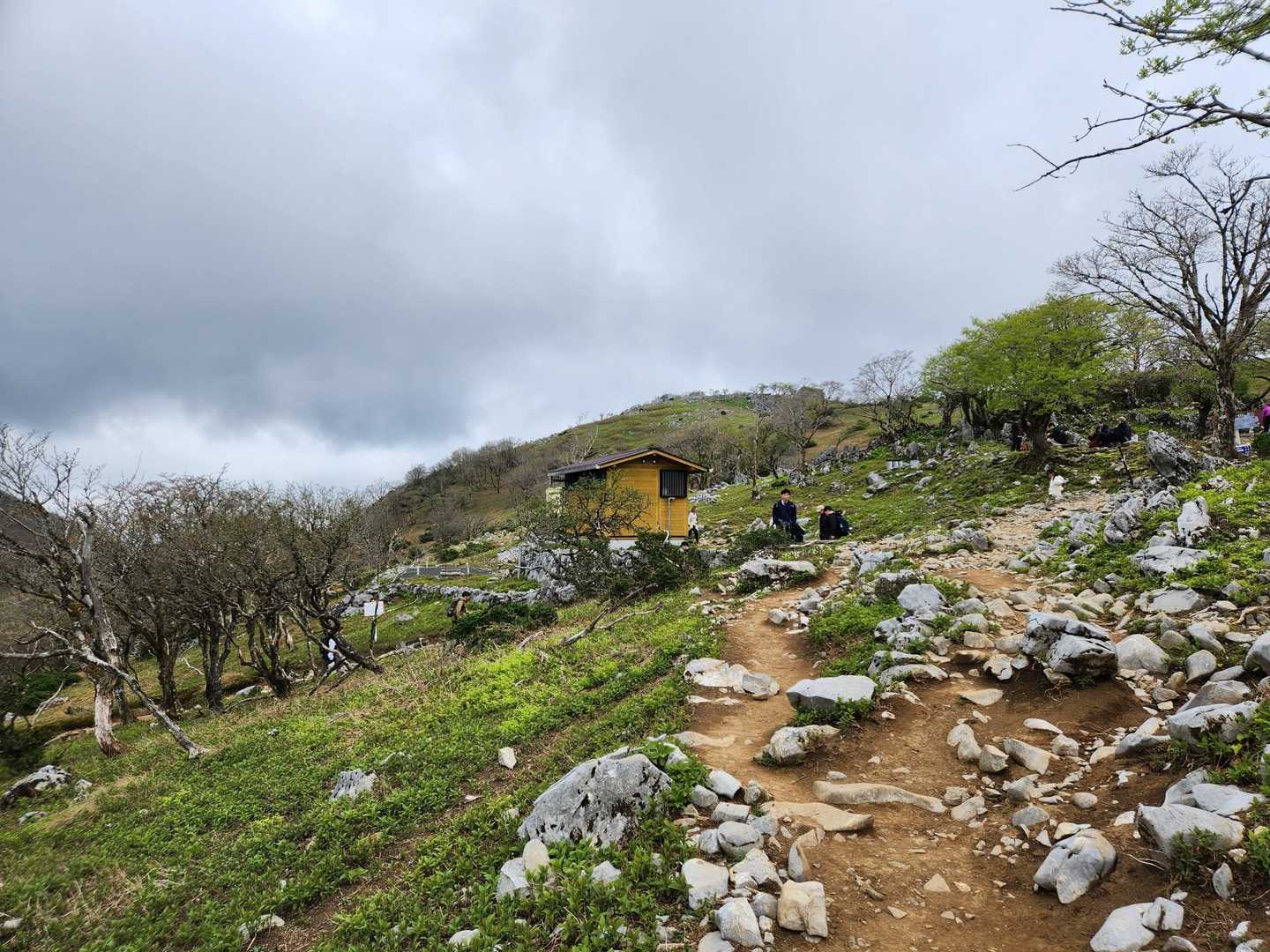 藤原山荘
登山届出してから約1時間
思っていたより早く着いた😁