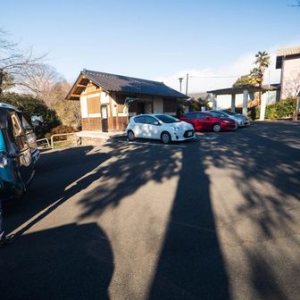 宮崎公園駐車場。アクセス道は少々狭いので気を遣う
