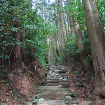 野積みの参道