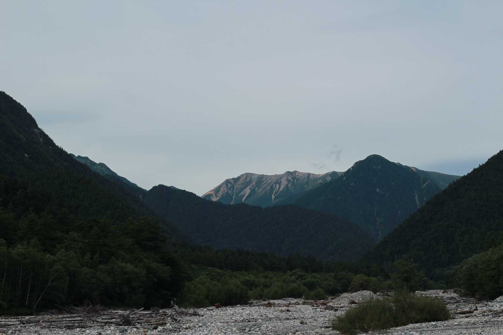 梓川に沿って点在する湿原・池塘・草原に魅せられながら、穂高連峰の懐への写真