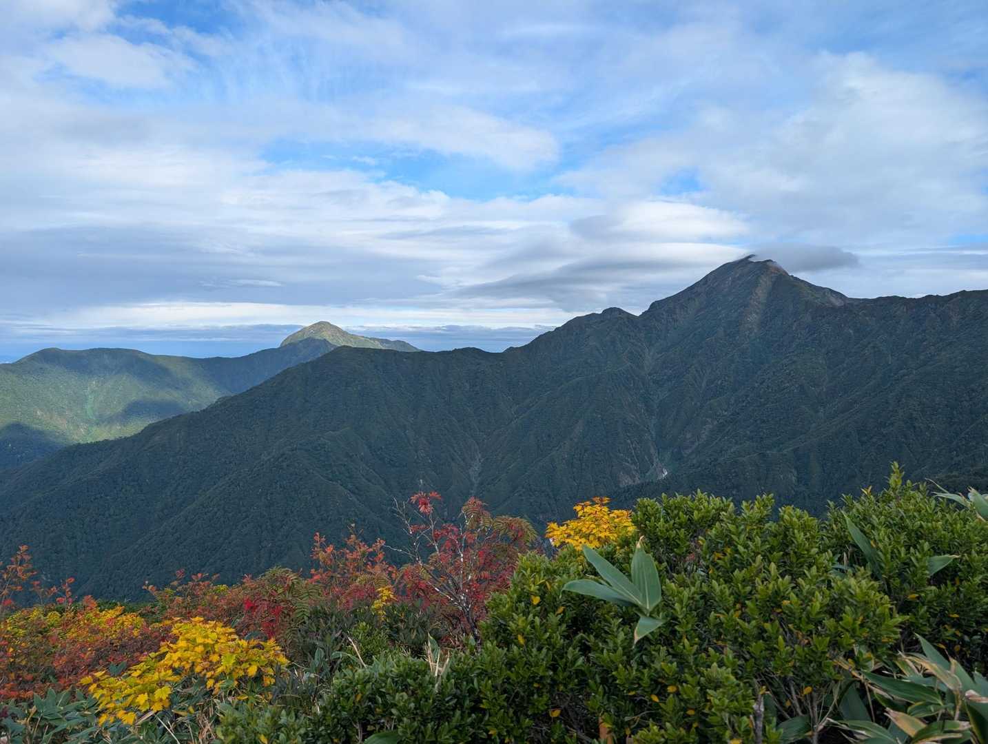 中ノ岳と八海山