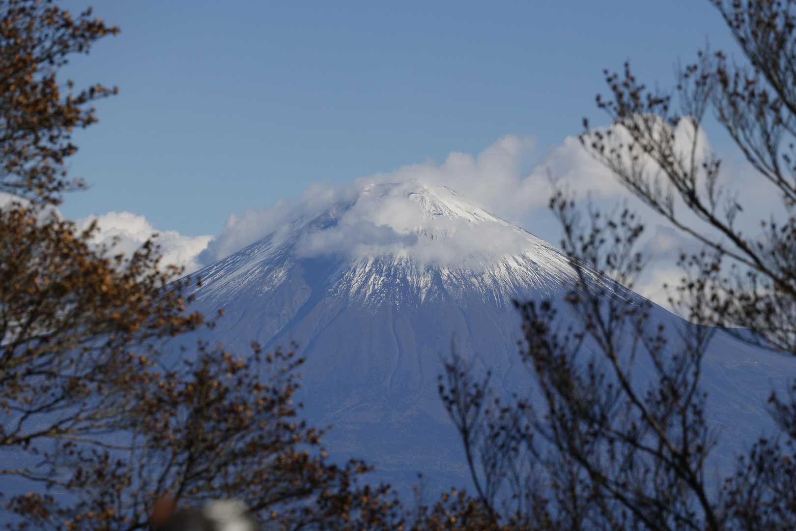 富士山の雲は刻一刻と変化して忙しい