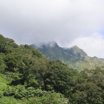 谷川岳
トマの耳が雲の中