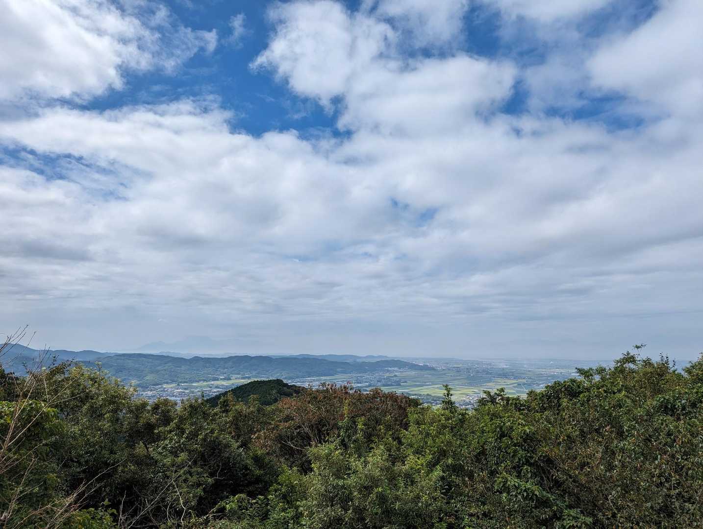多良岳、普賢岳はほとんど確認できない