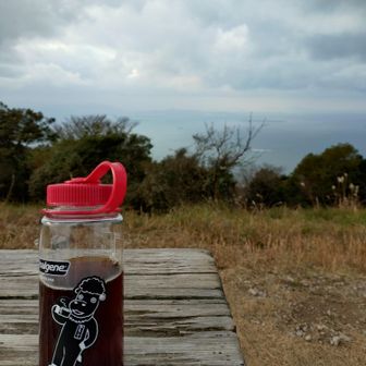 本日の竜王山 (山口県下関市) の山頂は２℃と かなり寒いでござる。ホンマつら。