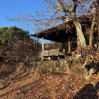 東屋で休憩して