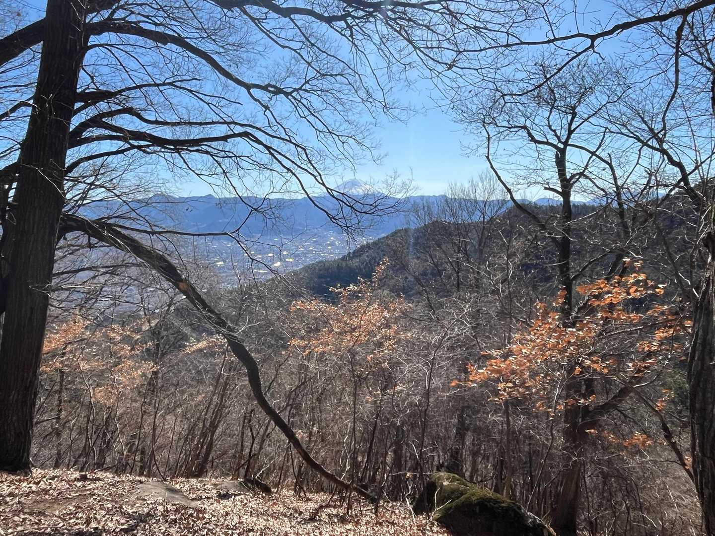 兜山（登山口駐車場）＜山腹コース＞の写真