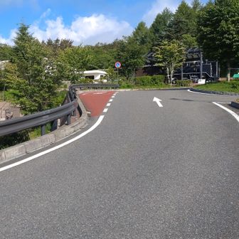 　清里駅にクルマを停めスタート。駅周辺は昔と比べ寂しくなりました。