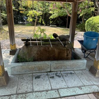 常宮神社の手水で汗を流す